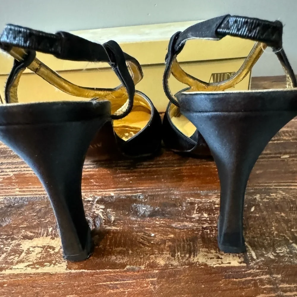 Allure Black Satin evening shoe size 8. - Picture 4 of 5